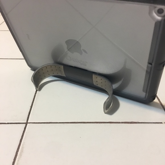 Case Otterbox /for iPad/gen 6/ 5/9.7” Good Cond - Picture 2 of 7